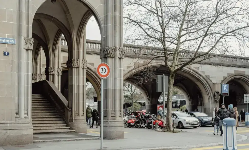 Sistemul de transport elvețian și achiziționarea online a vignetei pentru autostradă