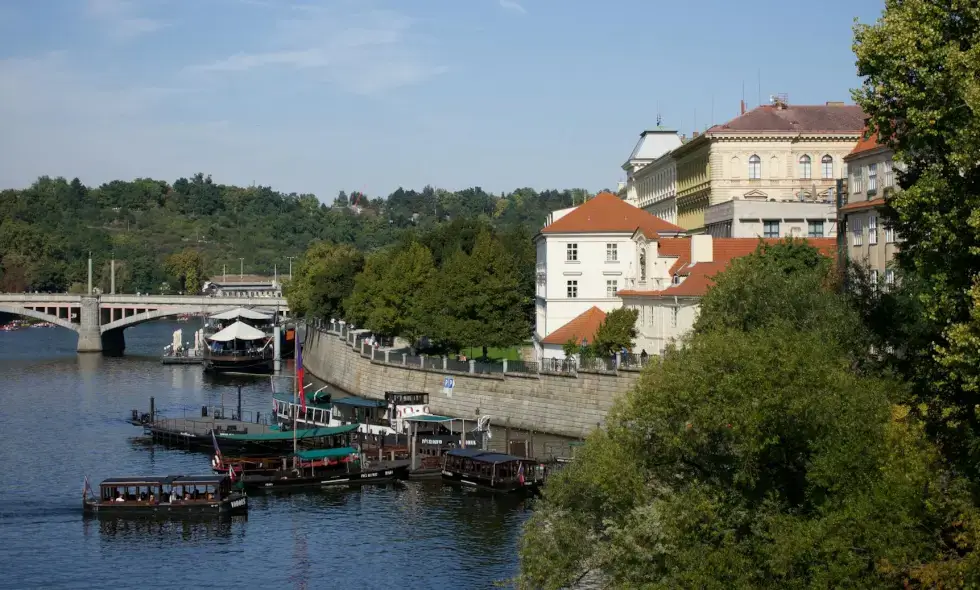 Pe autostrăzile din Cehia: Opțiuni de călătorie și atracții turistice