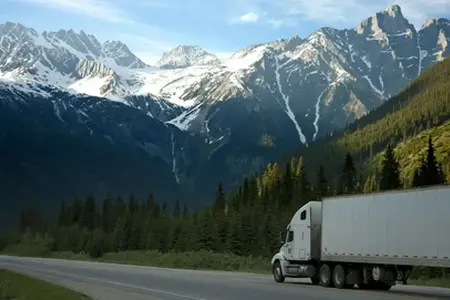 Dinspre Austria, transporturile ajung fără obstacole pe drumuri.